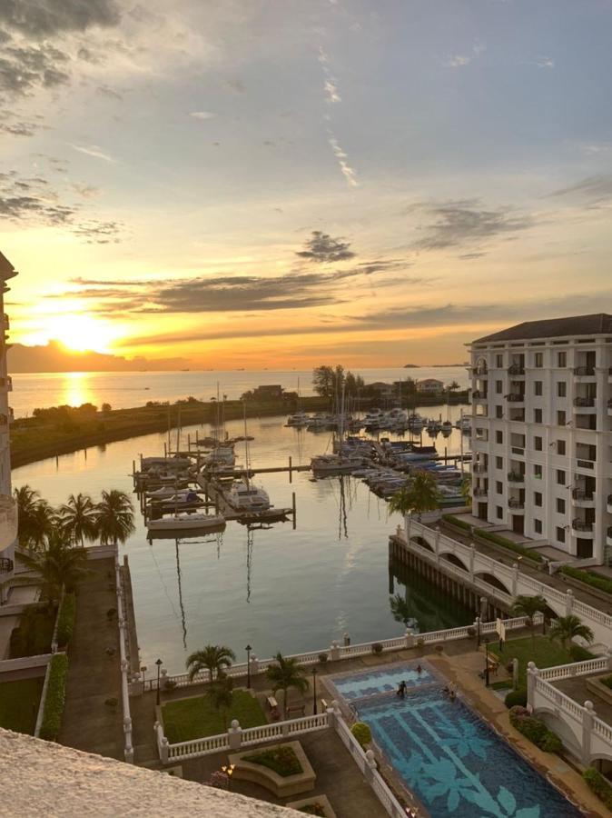 Sevenseas Marina Crescent